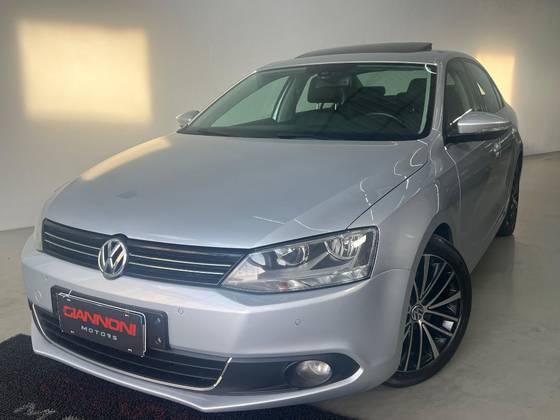 VOLKSWAGEN JETTA 2.0 TSI HIGHLINE 211CV GASOLINA 4P TIPTRONIC